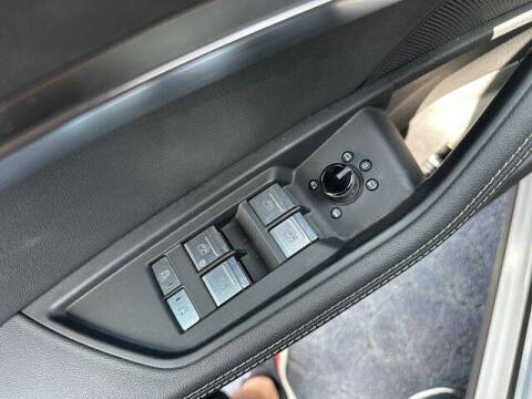 2023 Audi e-tron quattro Premium Plus