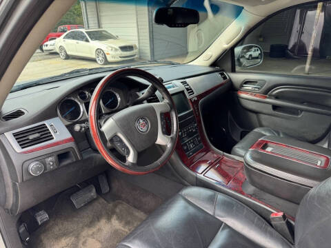 2011 Cadillac Escalade Luxury