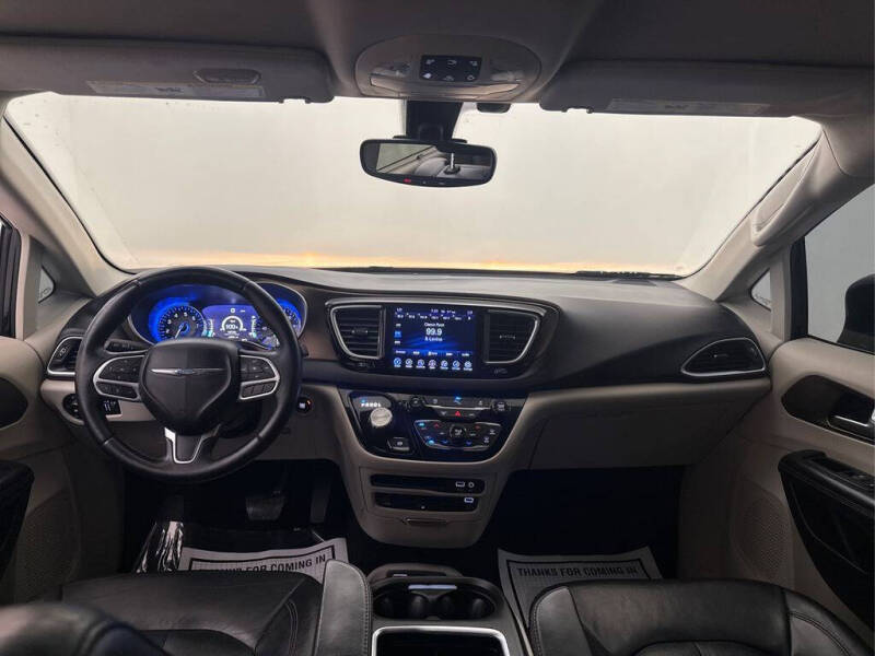 2017 Chrysler Pacifica Touring-L Plus