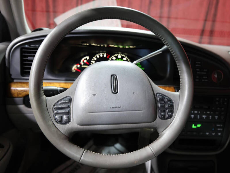 2002 Lincoln Continental