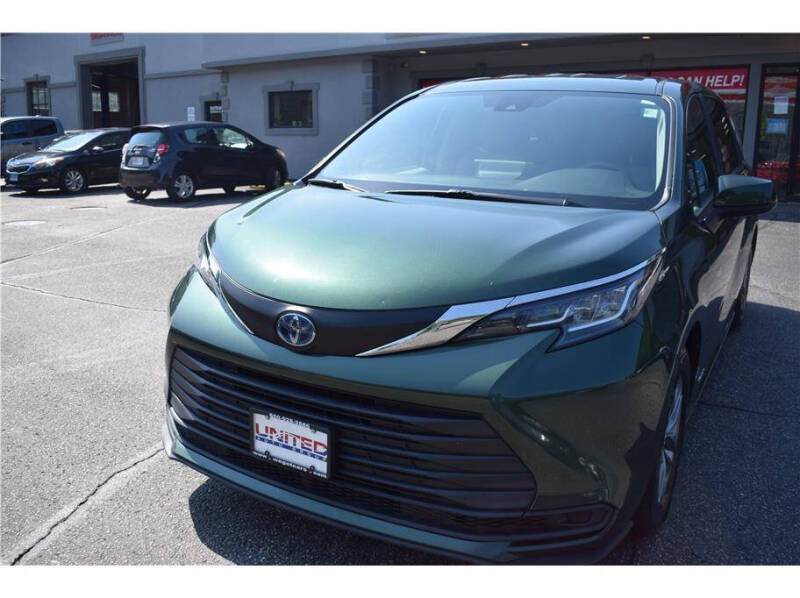 2021 Toyota Sienna LE 8-Passenger