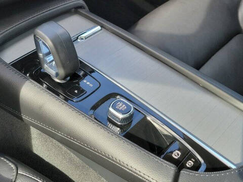 2023 Volvo XC90 B5 Core