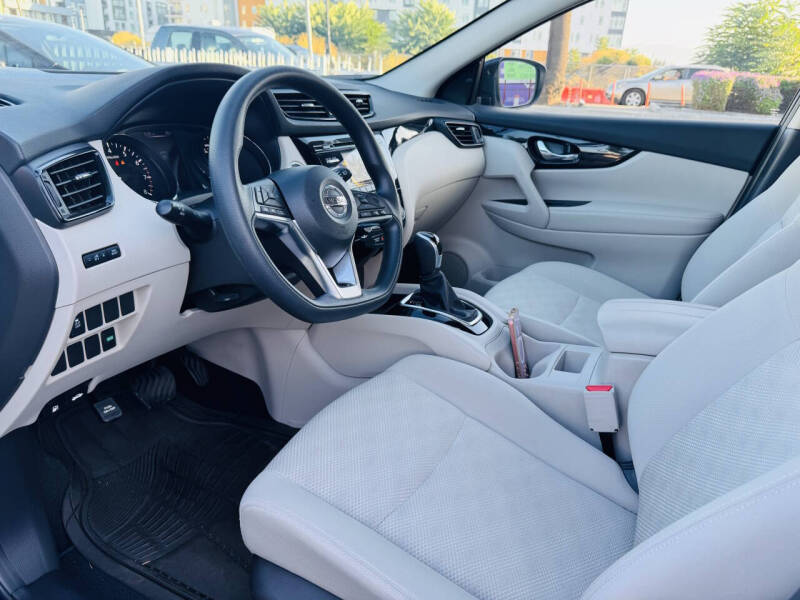 2018 Nissan Rogue Sport SV