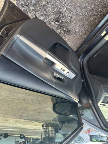 2014 Toyota Prius v Five