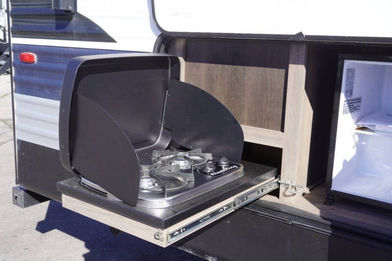 2022 Crossroads RV Zinger