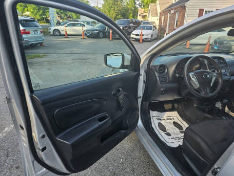 2017 Nissan Versa 1.6 S Plus