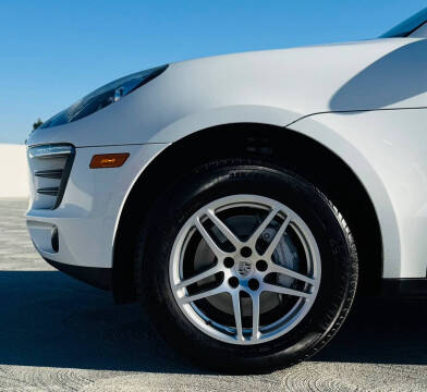 2015 Porsche Macan S