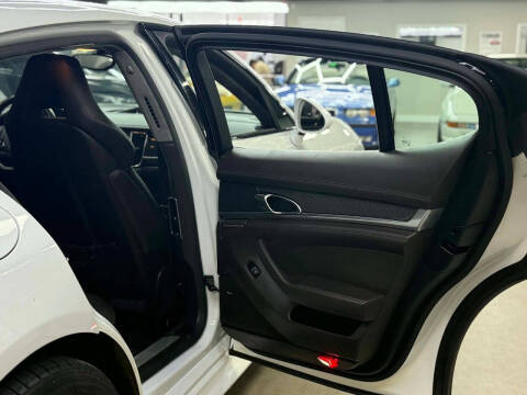 2016 Porsche Panamera GTS