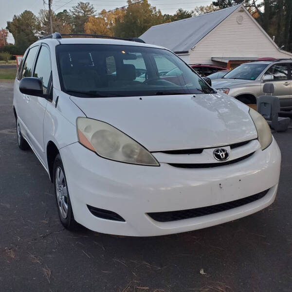 2009 Toyota Sienna CE 7-Passenger