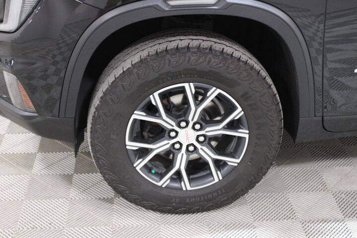 2024 GMC Acadia AT4