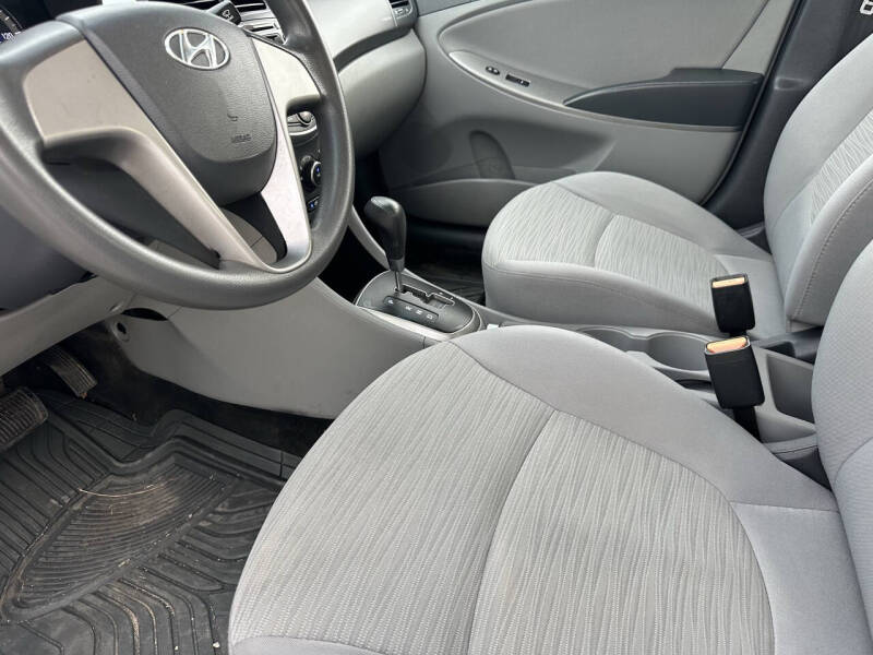 2017 Hyundai Accent SE