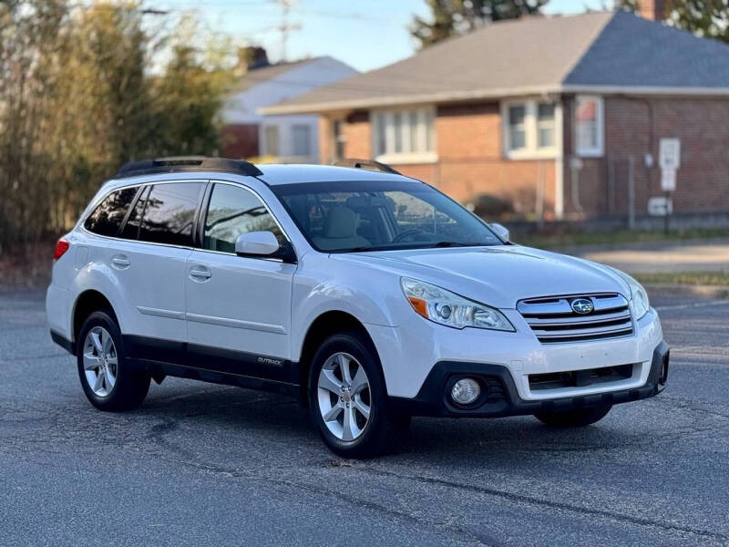 2013 Subaru Outback Premium photo 3