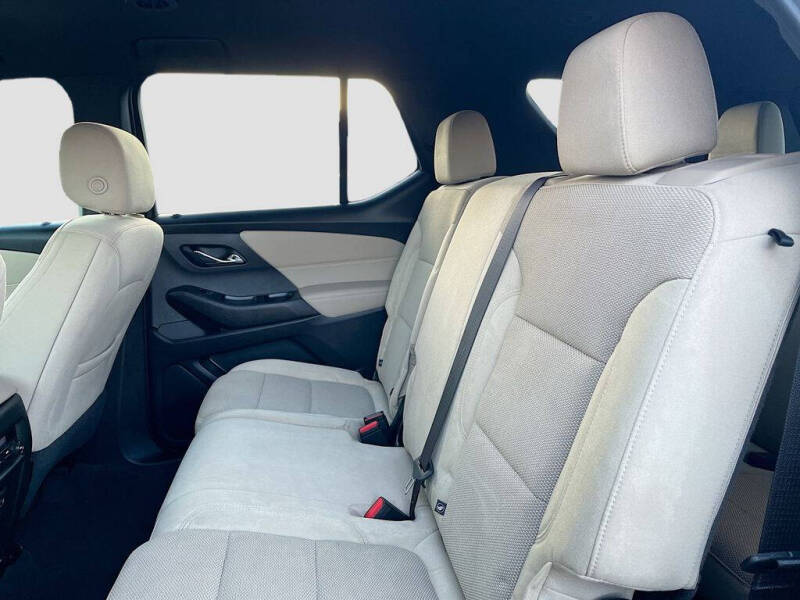 2023 Chevrolet Traverse LS