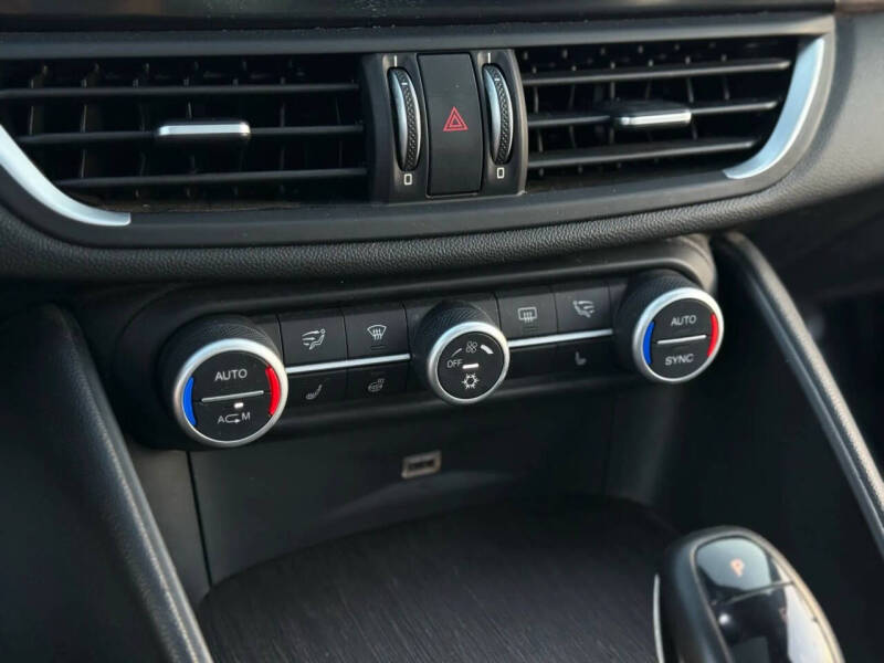 2017 Alfa Romeo Giulia Ti