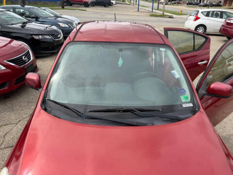 2014 Nissan Versa 1.6 SV