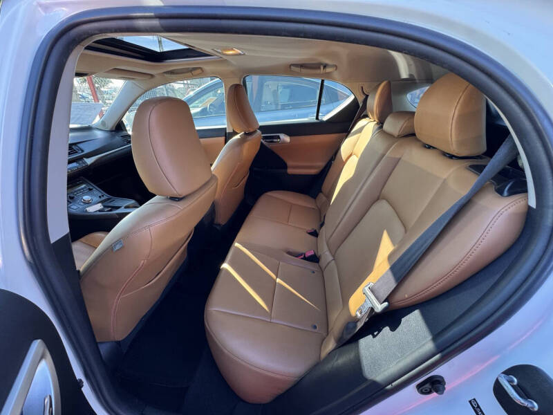 2011 Lexus CT 200h Premium