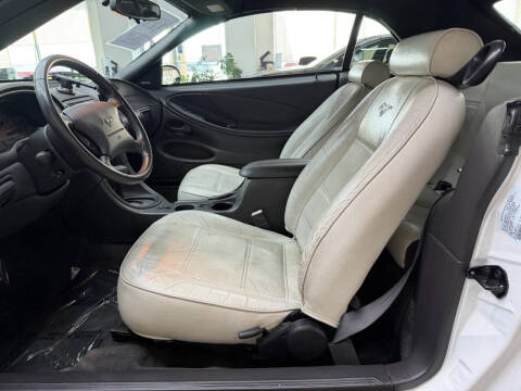 2003 Ford Mustang