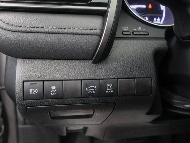 2022 Toyota Camry Hybrid LE