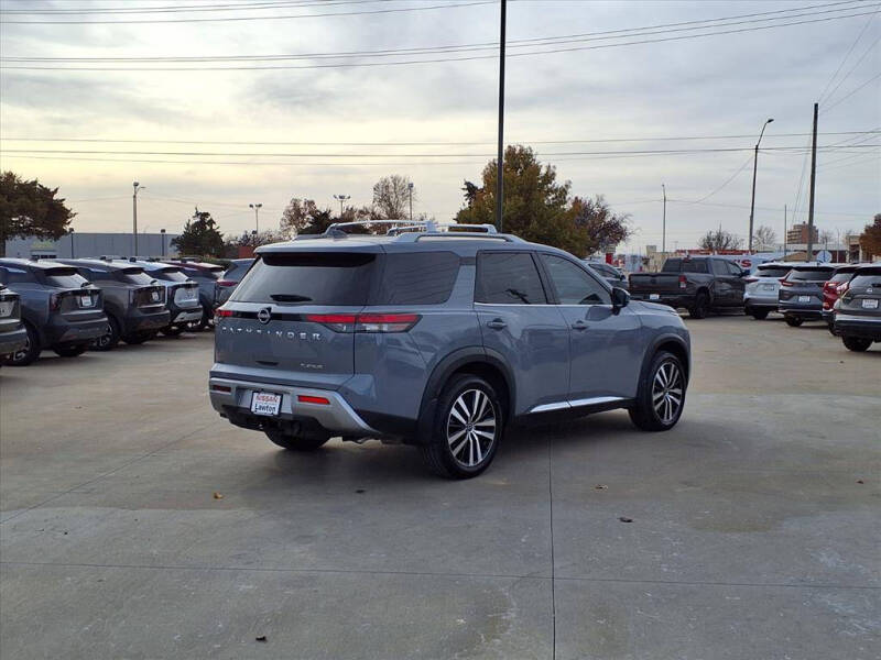 2024 Nissan Pathfinder Platinum