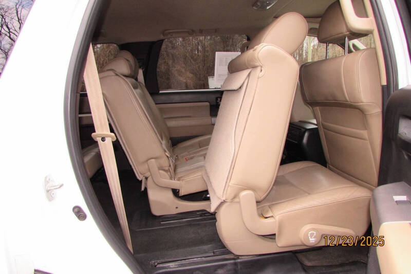 2013 Toyota Sequoia SR5