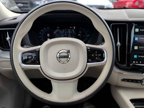 2025 Volvo XC60 T8 Plus Dark Theme