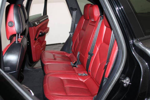 2017 Porsche Cayenne Platinum Edition