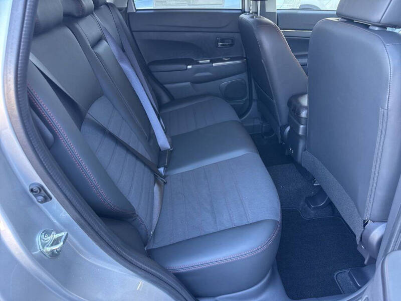 2026 Mitsubishi Outlander Sport SE