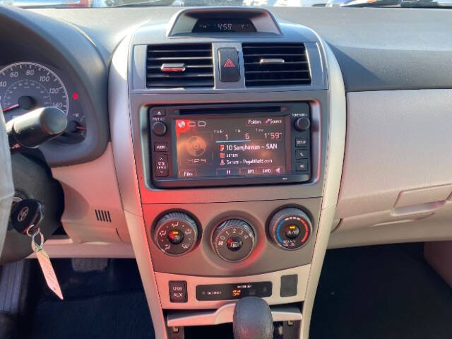 2013 Toyota Corolla LE