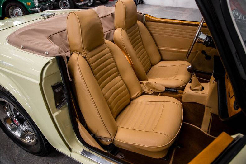 1971 Triumph FUEL INJECTED OVERDIVE TR6