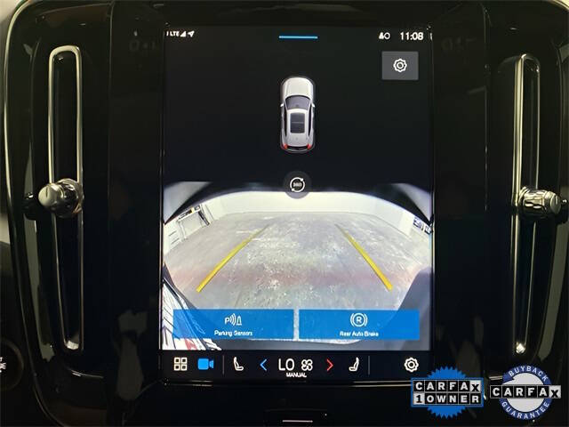 2025 Volvo XC40 B5 Plus Bright Theme