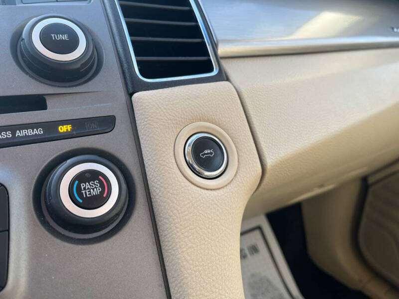 2014 Ford Taurus SEL