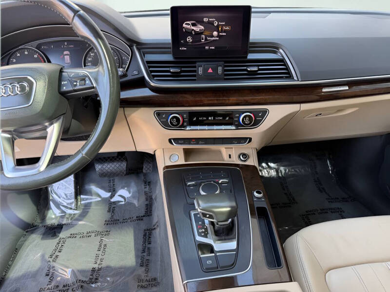 2019 Audi Q5 quattro Premium 45 TFSI