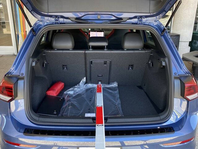 2025 Volkswagen Golf GTI SE