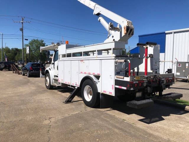 2004 Freightliner M2 106