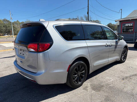 2017 Chrysler Pacifica Touring Plus