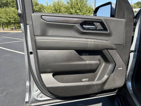 2025 GMC Yukon Elevation