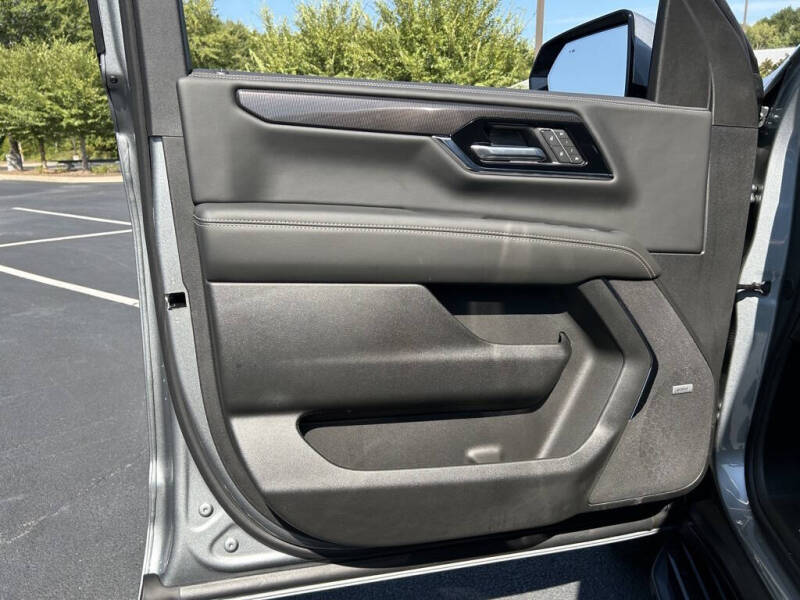 2025 GMC Yukon Elevation