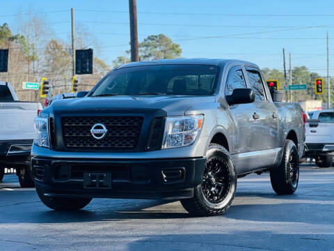 2017 Nissan Titan SV