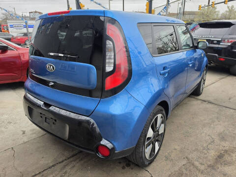 2016 Kia Soul +