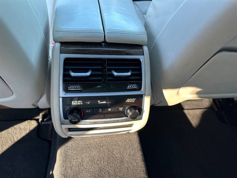 2017 BMW 7 Series 740i