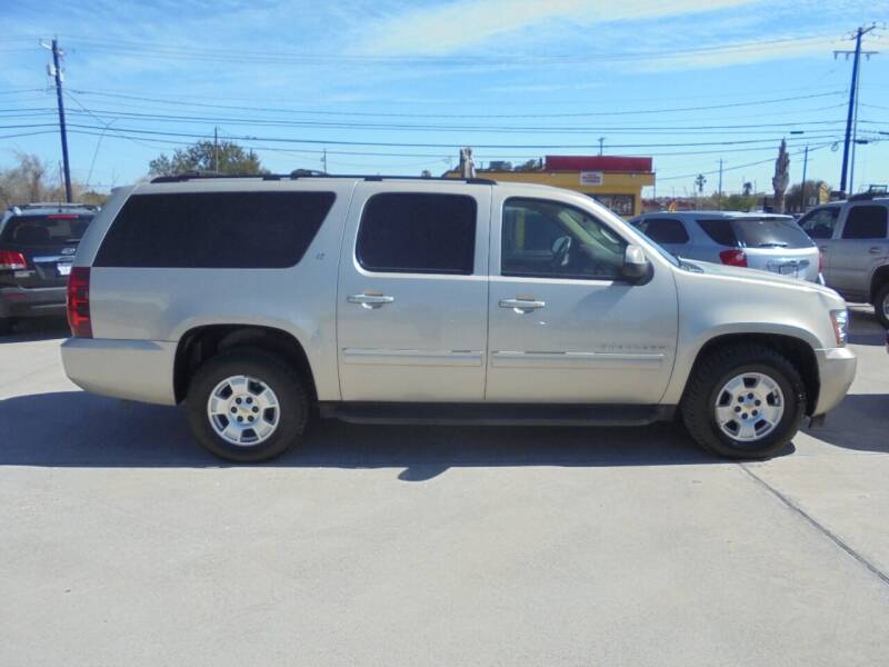 2014 Chevrolet Suburban for sale at BUDGET MOTORS in Aransas Pass TX