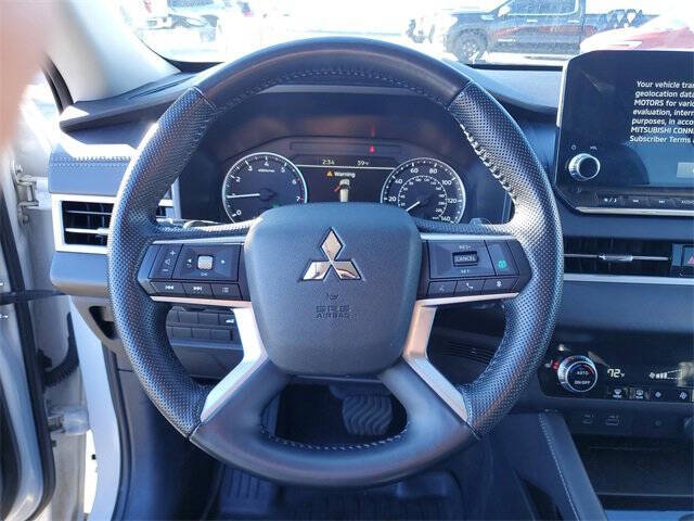 2024 Mitsubishi Outlander SE