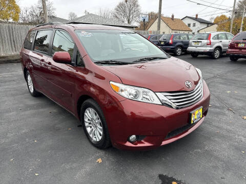 2015 Toyota Sienna XLE 8-Passenger