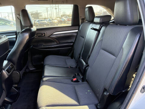 2016 Toyota Highlander LE