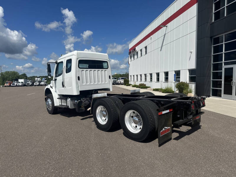 2015 Freightliner M2 106
