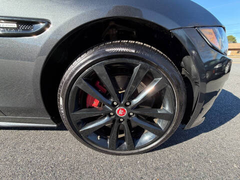 2017 Jaguar XE 35t R-Sport