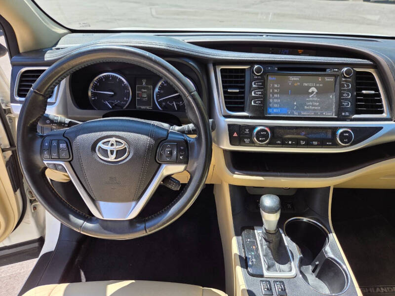 2015 Toyota Highlander XLE - Photo 24