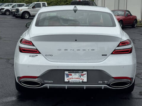 2025 Genesis G70