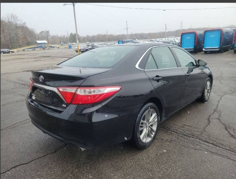 2015 Toyota Camry null photo 14