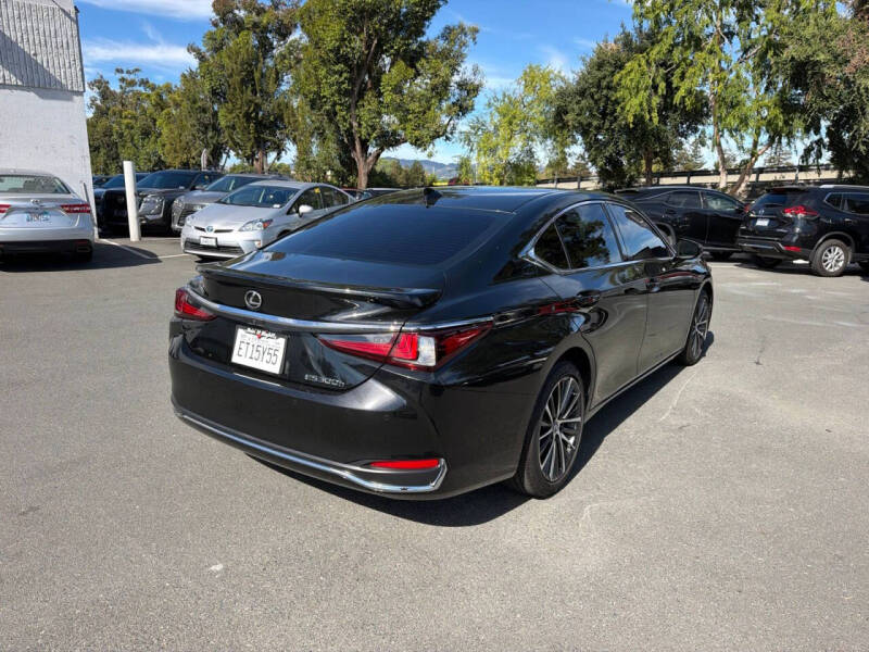 2025 Lexus ES 300h